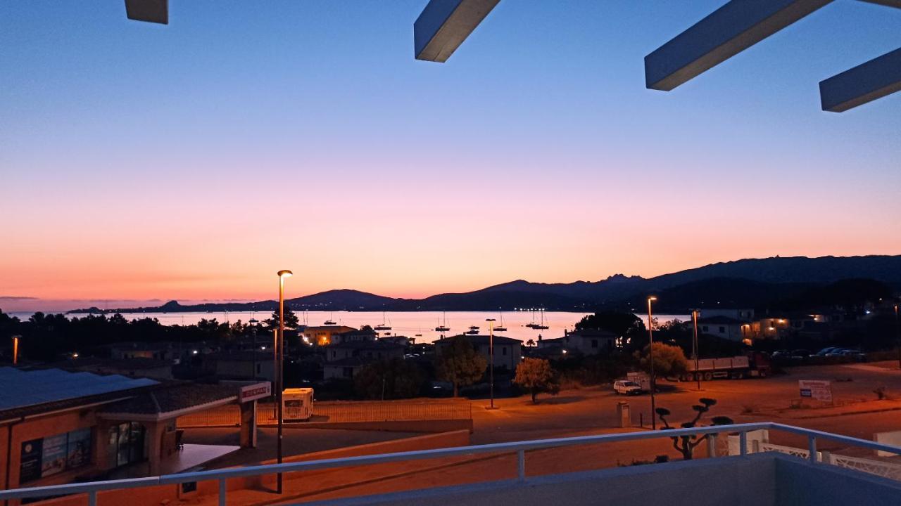 Welcomely - White Terrace - Condominio Acqualife 카니지오네 외부 사진